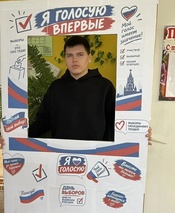 На избирательных участках округа — оживлённо: среди пришедших отдать свой голос — много молодых лиц