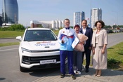 Илья Середюк передал ветеранам СВО специализированные автомобили и обсудил развитие адаптивного спорта в Кузбассе