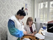 Волонтёры помогают жителям Чебулинского округа проголосовать за объекты благоустройства