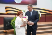 Губернатор Илья Середюк наградил лучших медиков Кузбасса